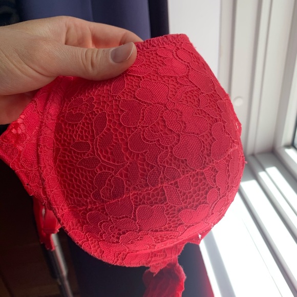 Bras red, blue and black - Picture 2 of 4